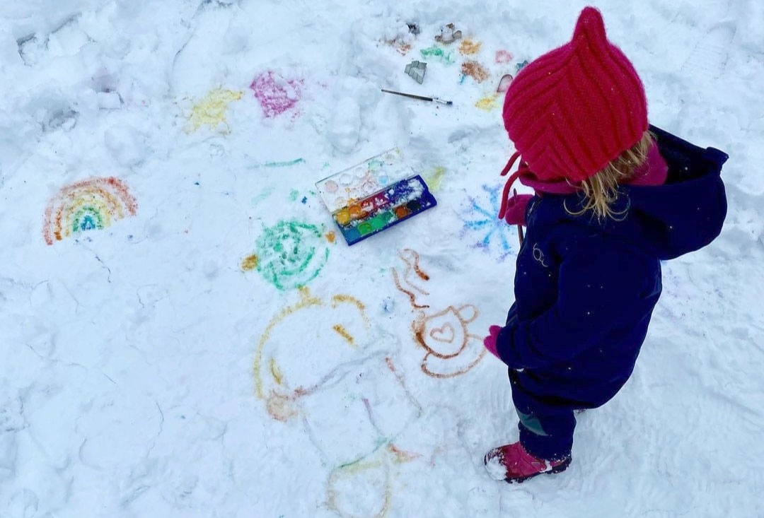 SNOW-PAINTING